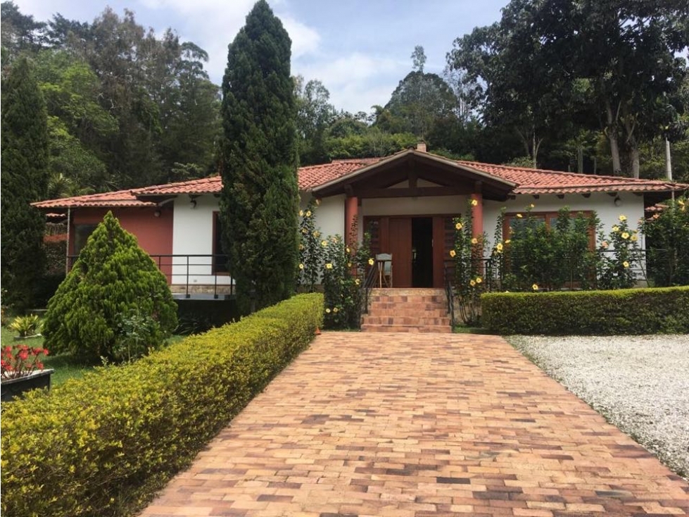 Casa en venta y arriendo en el Retiro en unidad cerrada campestre