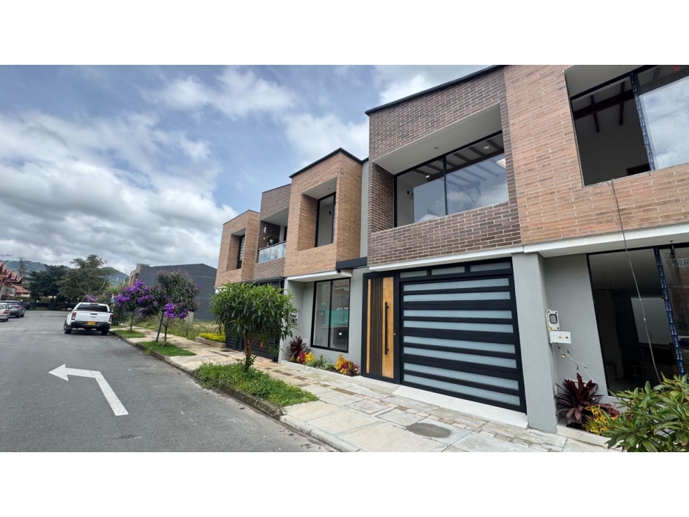 Hermosa casa en venta para estrenar en jardines de la pradera