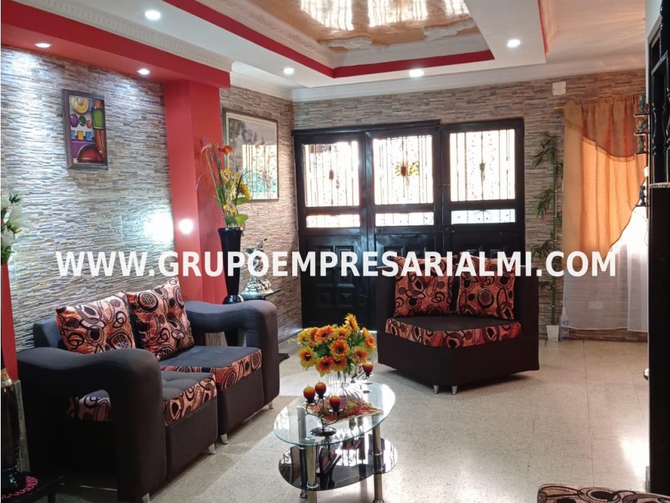HERMOSA CASA EN VENTA - SECTOR ROBLEDO COD: 30885 — foto 2