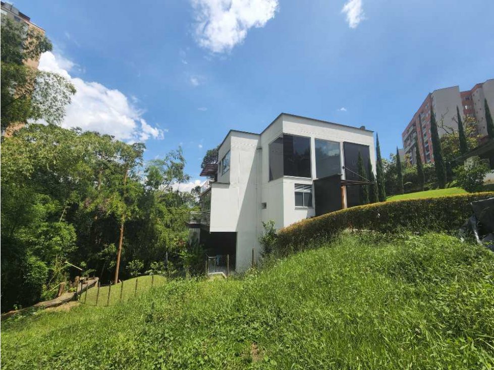 Hermosa casa envigado parte baja - 1