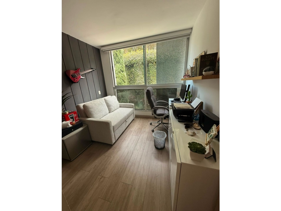HERMOSA CASA ENVIGADO LOMA ATRAVEZADO JARDÍN INTERNO JACUZZI PRIVADO — foto 3