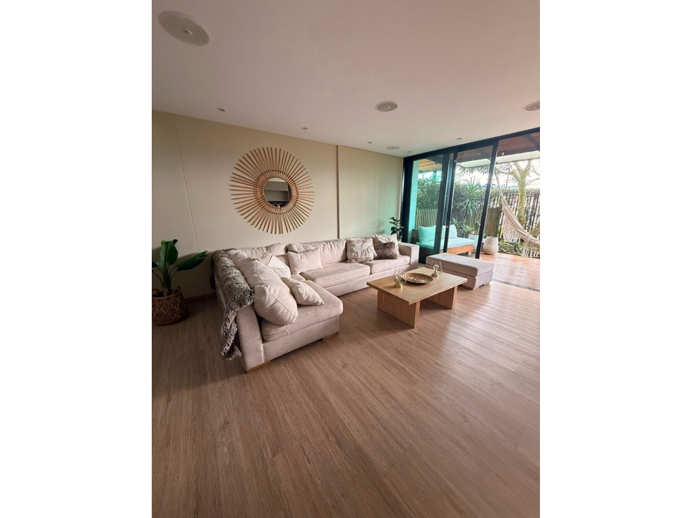 HERMOSA CASA ENVIGADO LOMA ATRAVEZADO JARDÍN INTERNO JACUZZI PRIVADO — foto 5