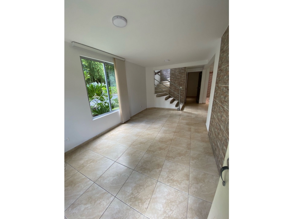 Hermosa casa esquinera cerritos campestre — foto 3