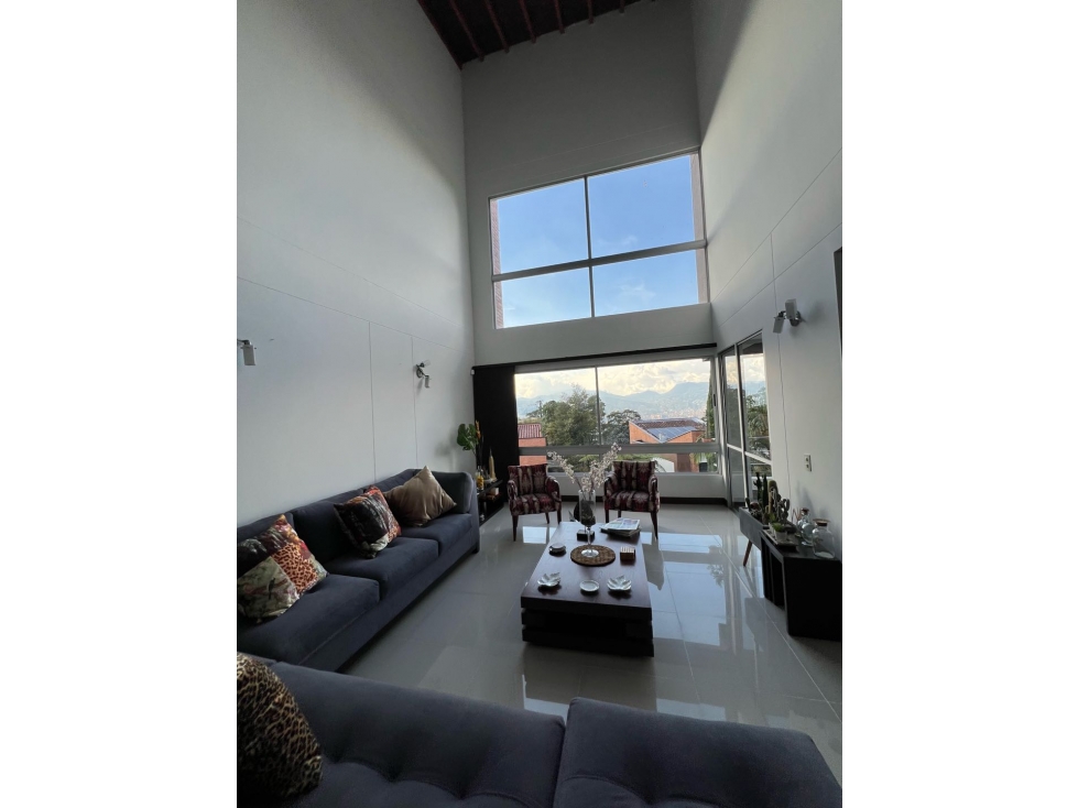 Hermosa casa esquinera en el escobero bajo!! — foto 2
