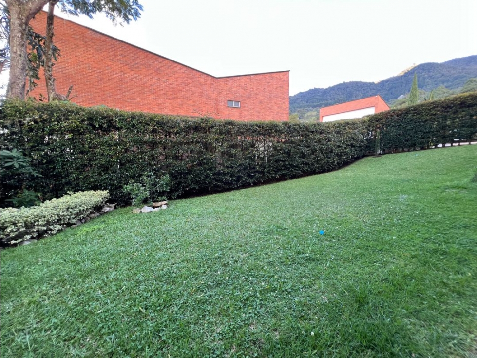 Hermosa casa esquinera en el escobero bajo!! — foto 5