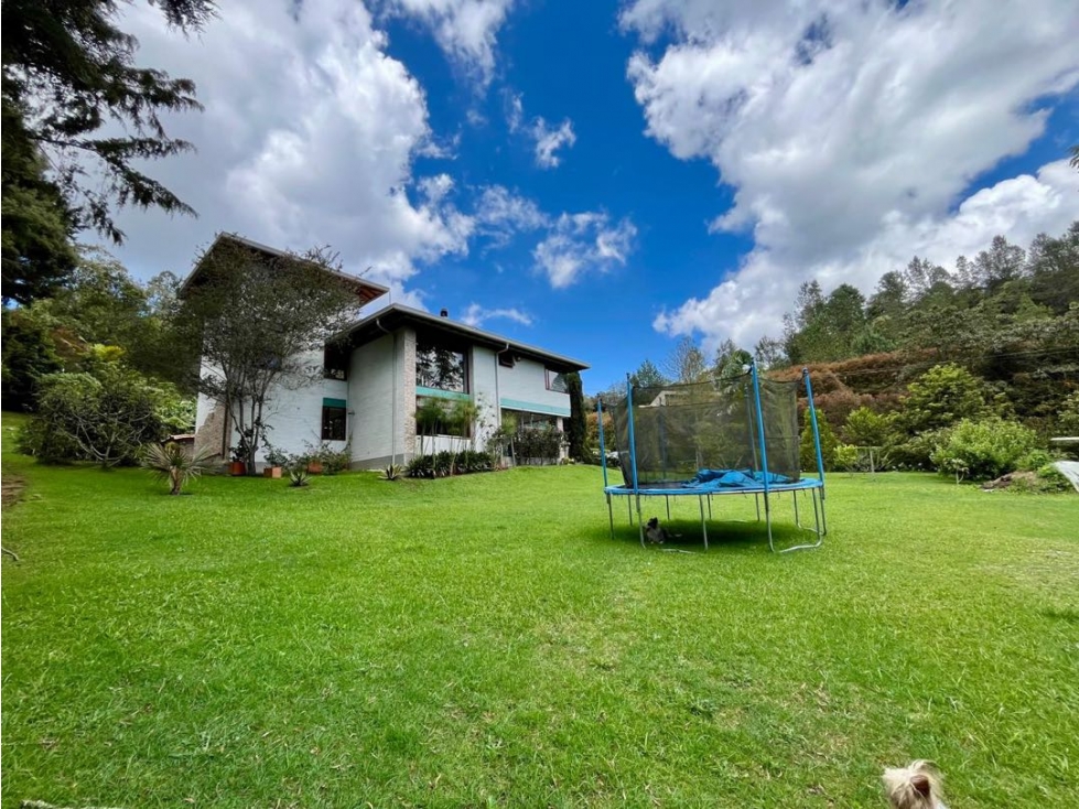 VENTA DE CASA ALTO DEL ESCOBERO. PARCELACIÓN