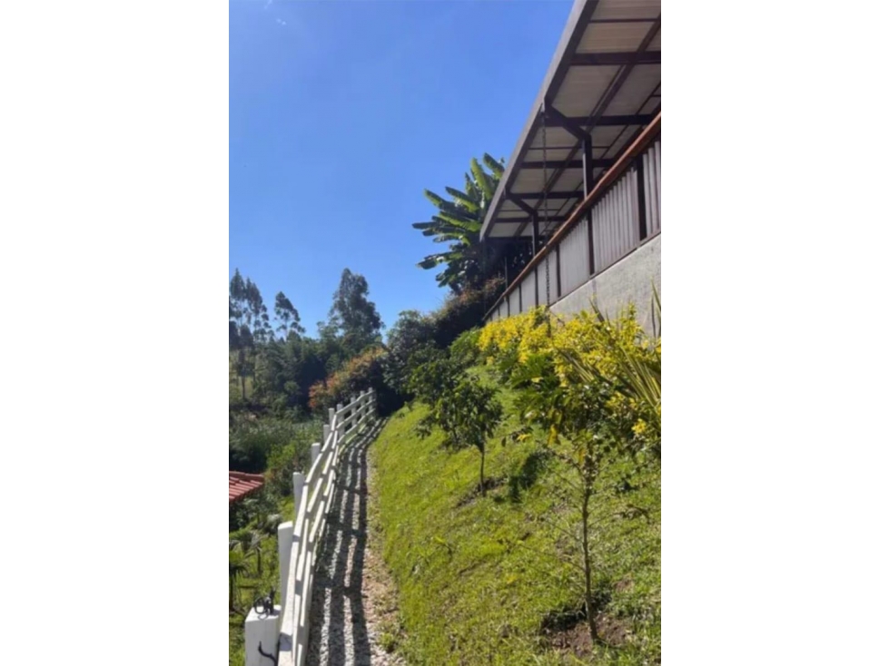 Hermosa casa finca en El Carmen de Viboral vereda Garzonas La Fresca — foto 2