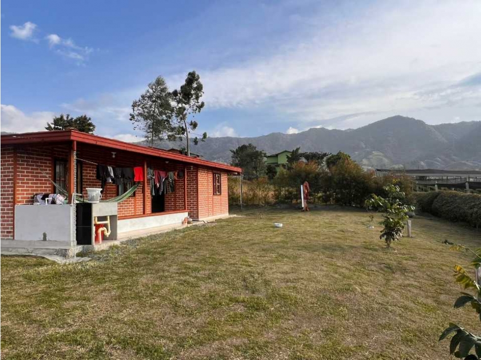 HERMOSA CASA FINCA EN EN CARMEN DE VIBORAL VEREDA LA CHAPA — foto 3