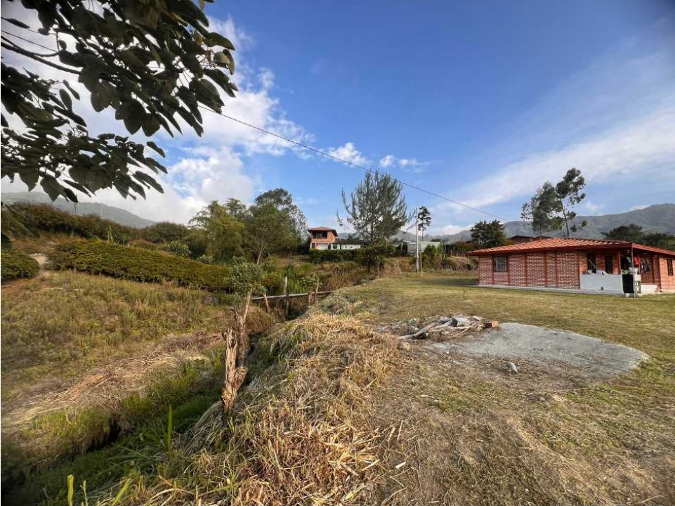 HERMOSA CASA FINCA EN EN CARMEN DE VIBORAL VEREDA LA CHAPA — foto 4