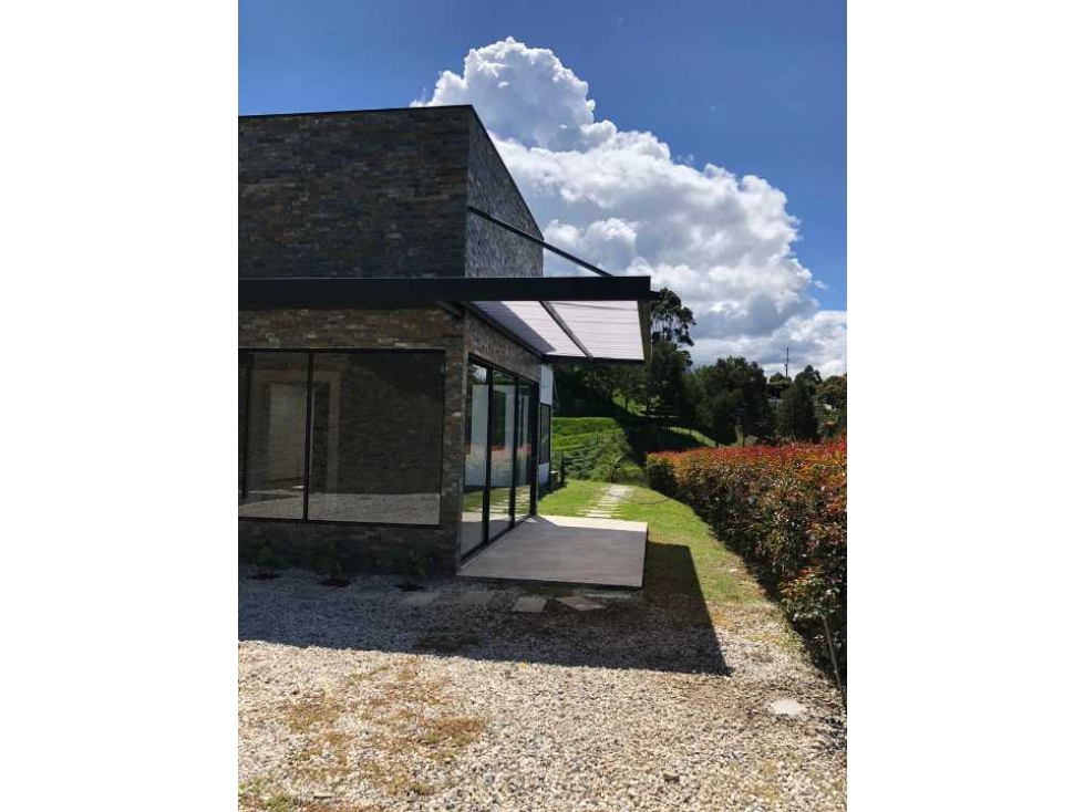 HERMOSA CASA FINCA EN PARCELACIÓN - EXCELENTE UBICACIÓN CARMEN VÍBORAL