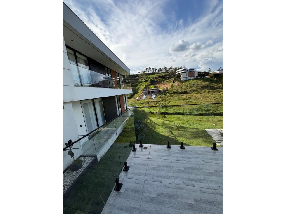 HERMOSA CASA FINCA EN PARCELACIÓN EL ENCANTO ORIENTE ANTIOQUEÑO — foto 2