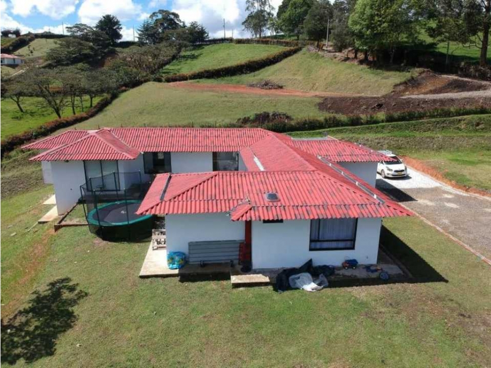 HERMOSA CASA FINCA EN VENTA CON EXCELENTE UBICACIÓN - EL CARMEN DE VÍB — foto 2