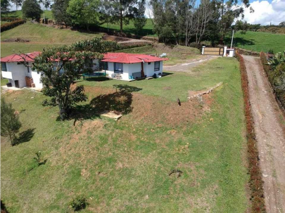 HERMOSA CASA FINCA EN VENTA CON EXCELENTE UBICACIÓN - EL CARMEN DE VÍB — foto 3