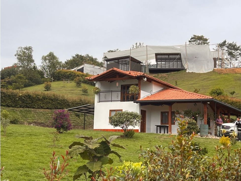 HERMOSA CASA FINCA EN VENTA CON EXCELENTE VECINDARIO - EL CARMEN VIB.