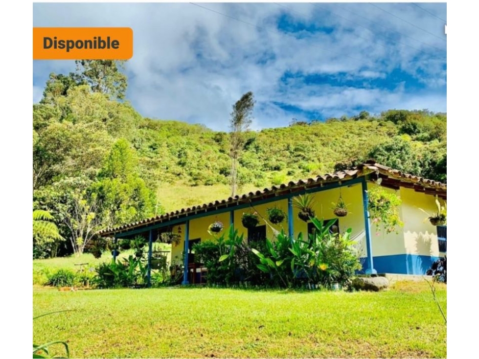 HERMOSA CASA FINCA EN VENTA - EXCELENTE UBICACIÓN, (2) AGUAS PROPIAS..