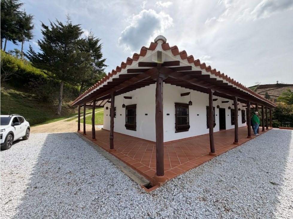 HERMOSA CASA FINCA EN VENTA EL CARMEN DE VIBORAL
