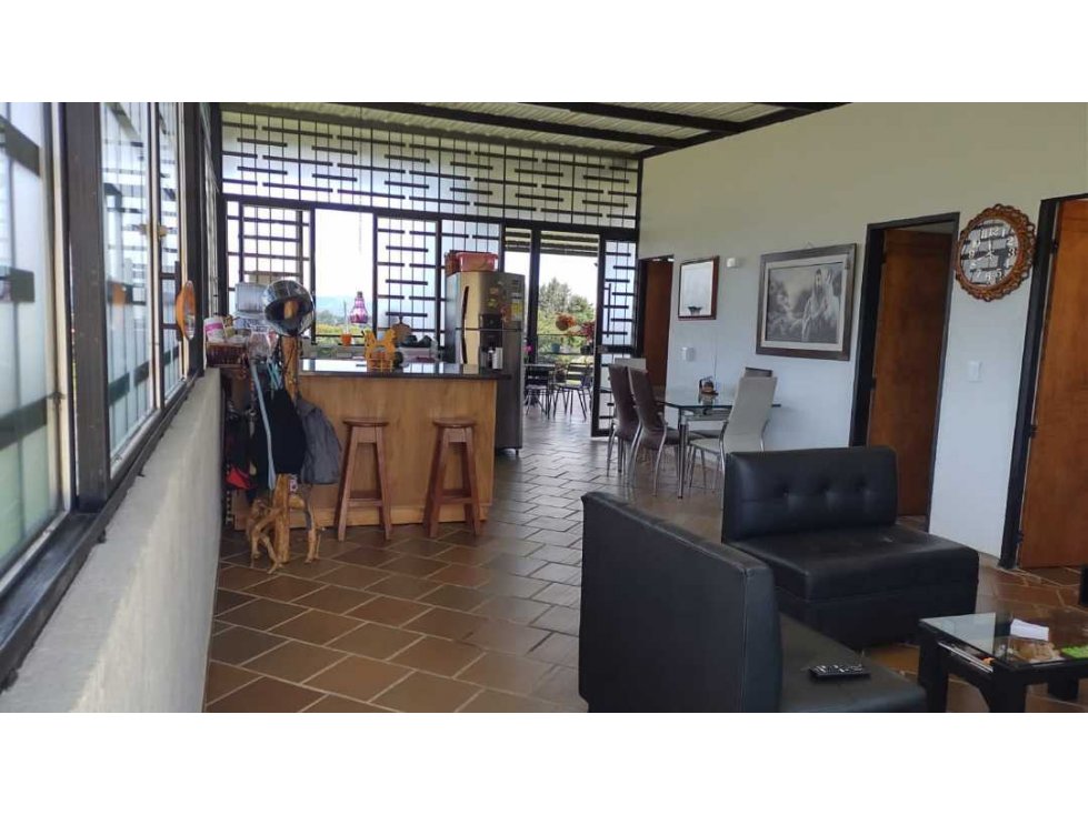 HERMOSA CASA FINCA EN VENTA EN EL CARMEN DE VIBORAL CON LINDA VISTA — foto 3