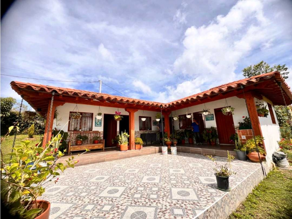 HERMOSA CASA FINCA EN VENTA EN EL CARMEN DE VIBORAL... Proindiviso.