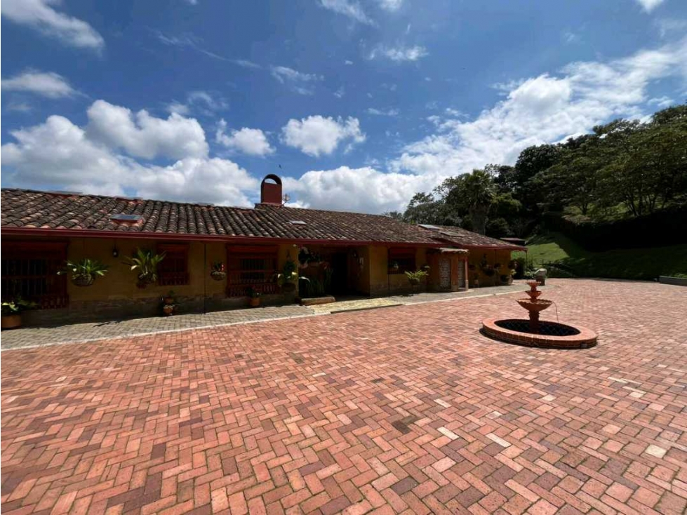 HERMOSA CASA FINCA EN VENTA EN RIONEGRO SECTOR AEROPUERTO JMC