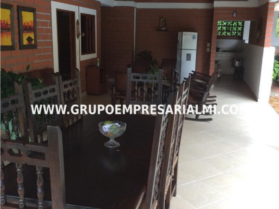 HERMOSA CASA FINCA EN VENTA - SECTOR SAN PEDRO COD: 33071