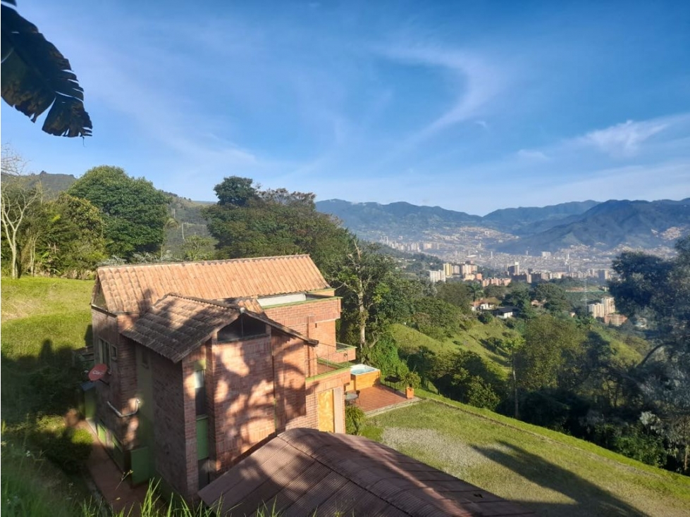 Hermosa casa finca independiente Loma del Escobero