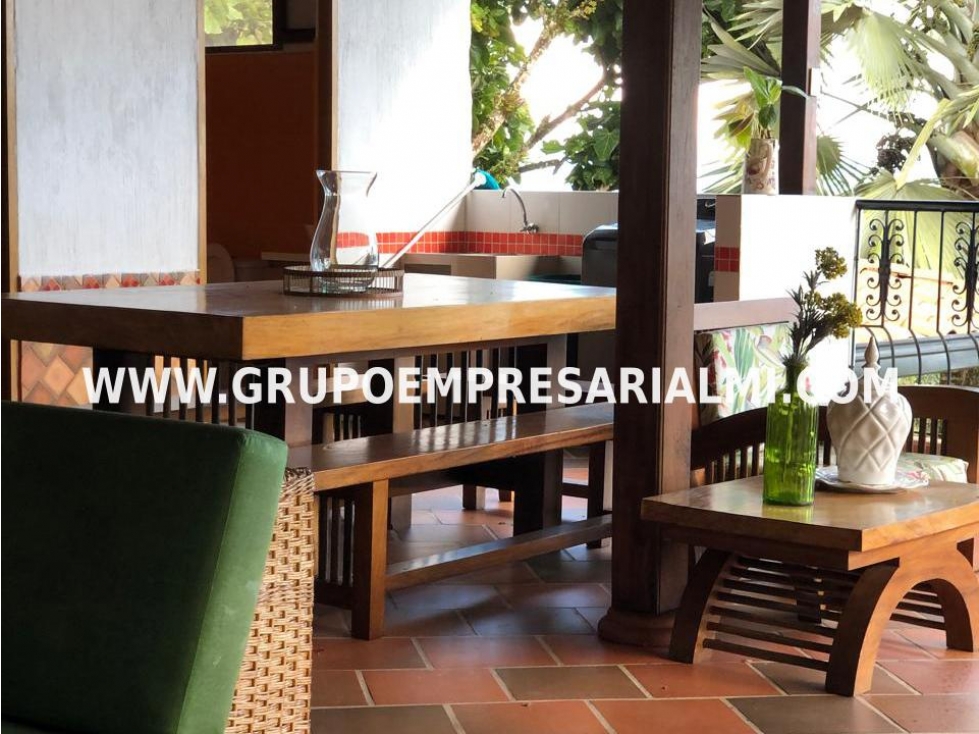 HERMOSA CASA FINCA PARA LA VENTA EN SANTA ANA COD: 31656