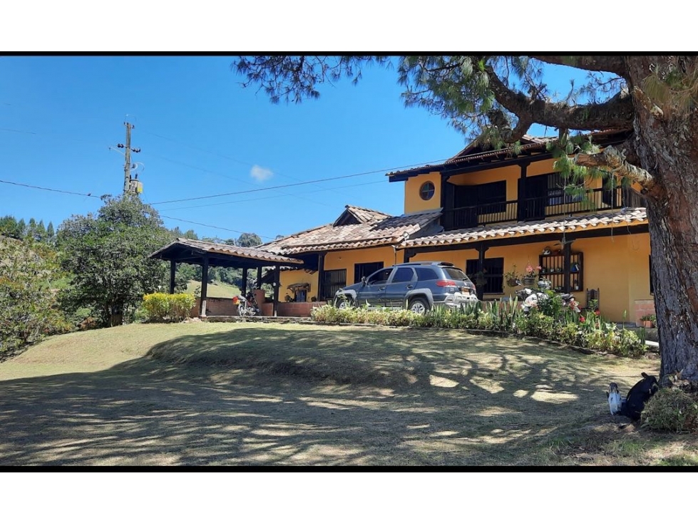 HERMOSA CASA FINCA TRADICIONAL CON VISTA EN VENTA - CARMEN DE VÍBORAL - 1