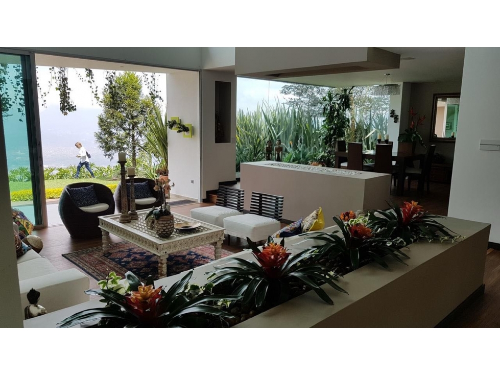 HERMOSA CASA CAMPESTRE LAS PALMAS CON ESPECTACULAR VISTA A LA CIUDAD — foto 3