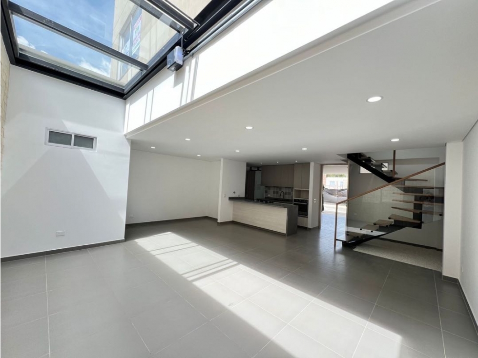 Hermosa casa llano grande nueva