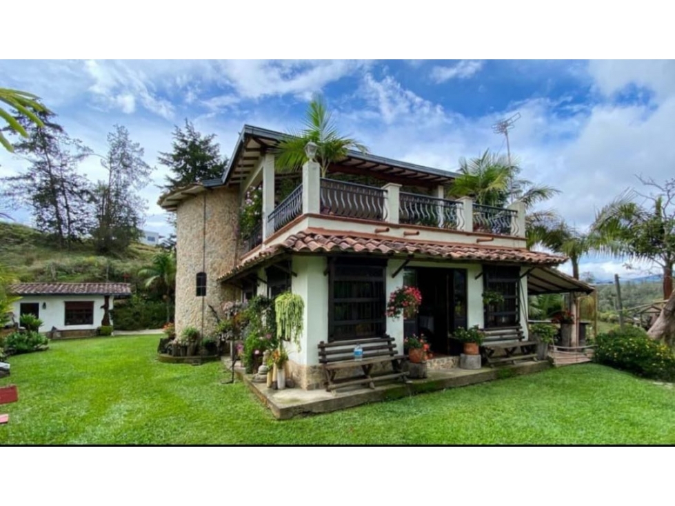 Casa Lote para la Venta en Guatapé - 2