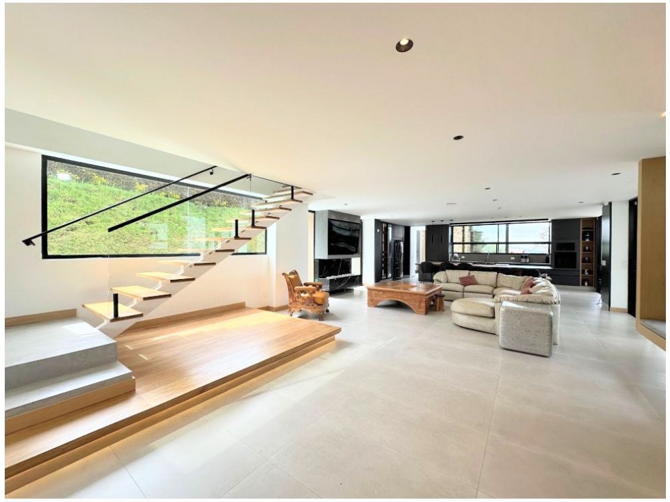 Hermosa Casa Moderna en Loma del Escobero Alto (*) — foto 2