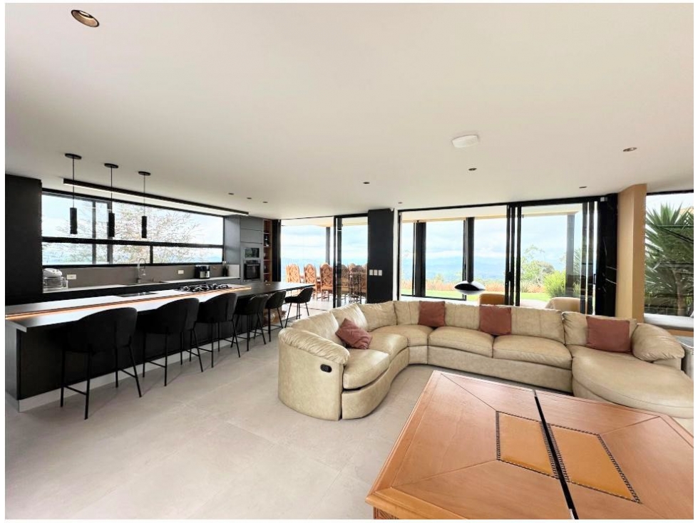 Hermosa Casa Moderna en Loma del Escobero Alto (*) — foto 3