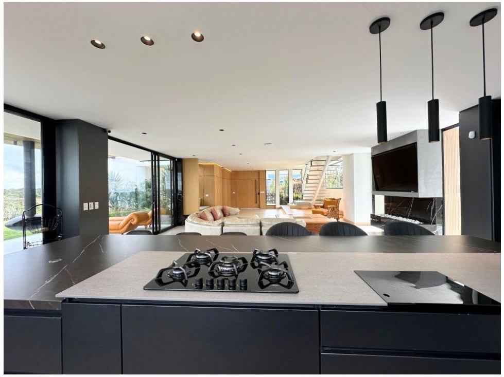 Hermosa Casa Moderna en Loma del Escobero Alto (*) — foto 4