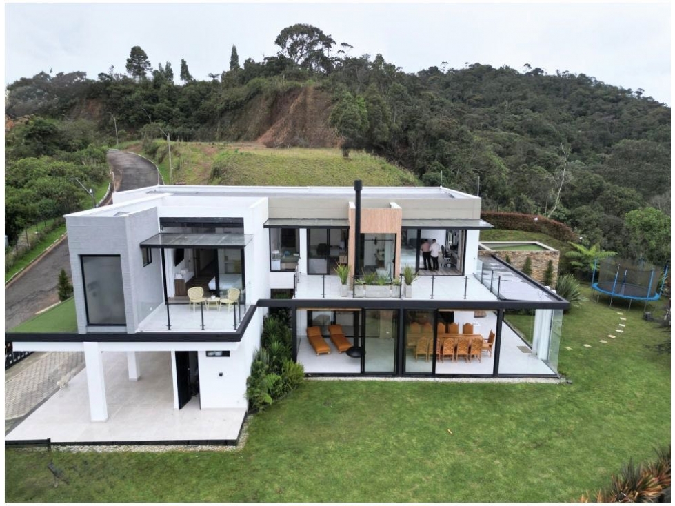 Hermosa Casa Moderna en Loma del Escobero Alto (*) — foto 6