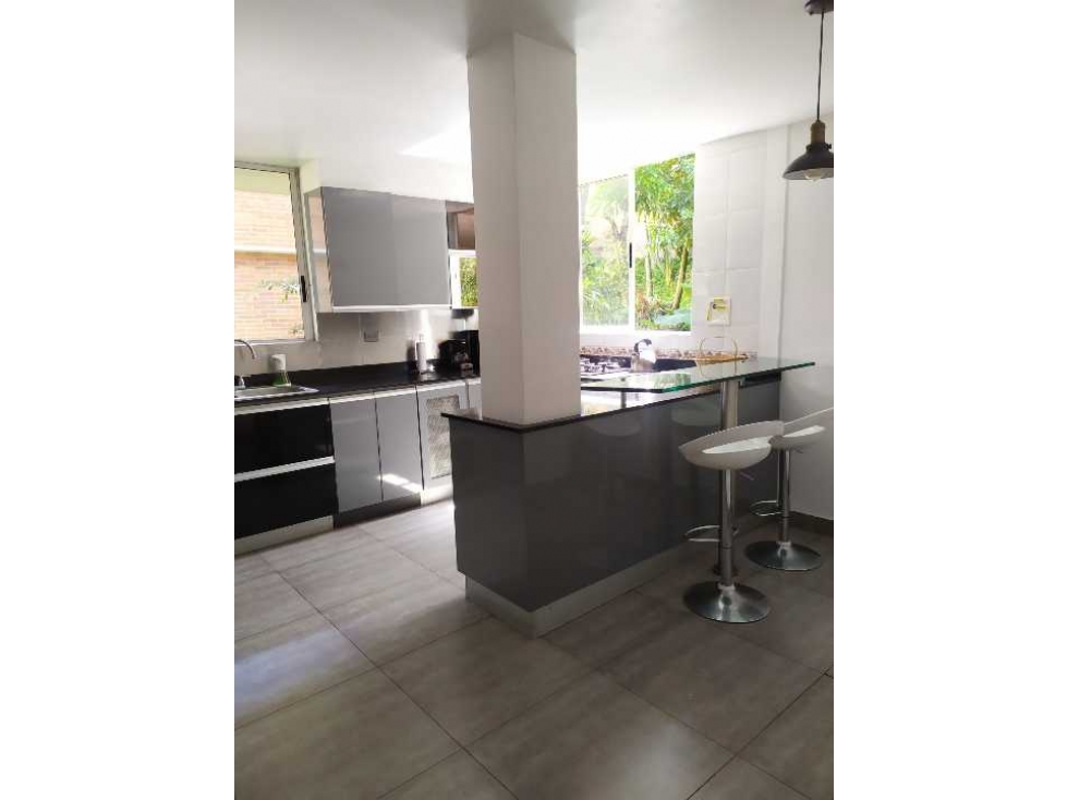 Envigado,benedictinos, gran zona verde, lote ind, 5 alcobas,2 plantas