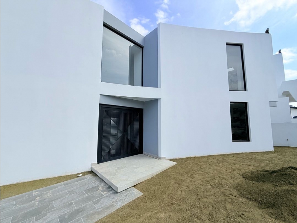 Hermosa casa nueva a estrenar en urbanización ciudad del mar