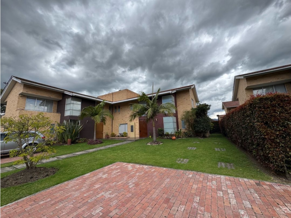 Hermosa Casa para arriendo, Conjunto Cerrado Chia, Bojacá