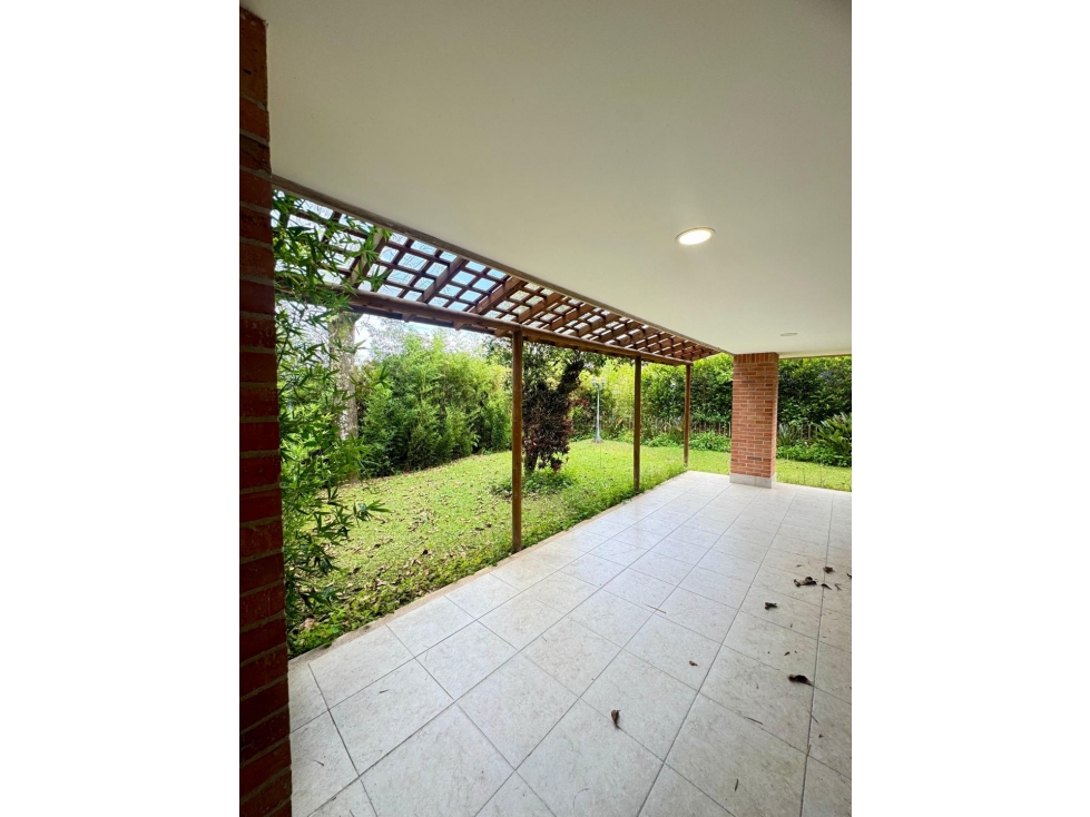 Hermosa casa para la venta en Envigado sector Loma de los benedictinos — foto 4