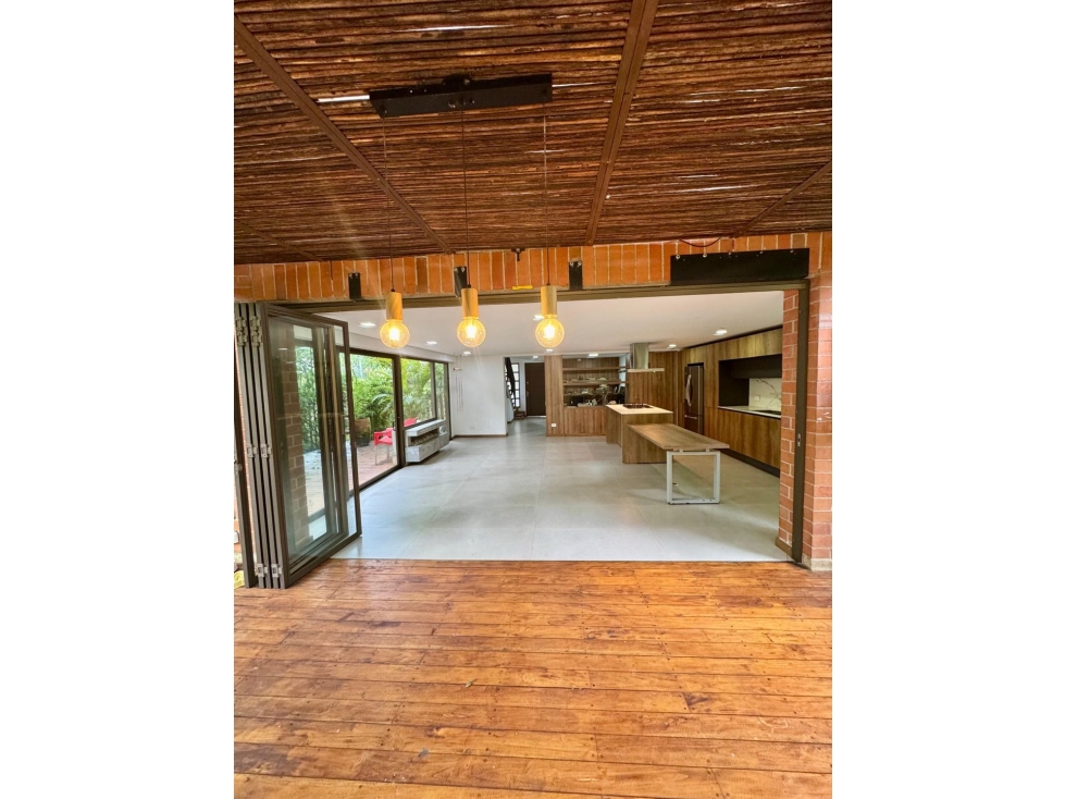 Hermosa casa para la venta en Envigado sector Loma la Sebastiana — foto 5