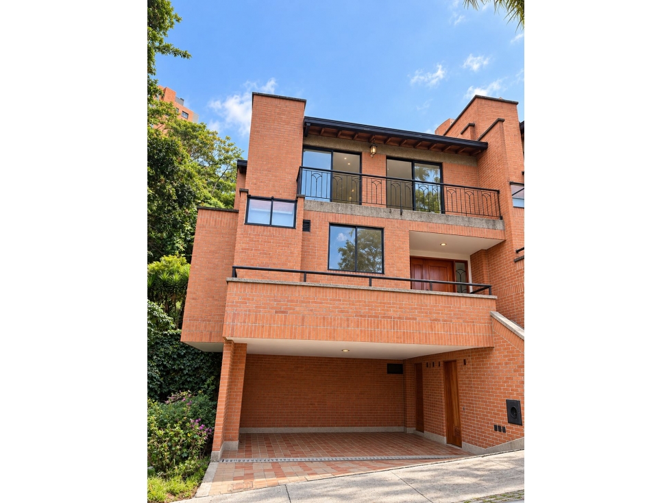 HERMOSA CASA PARA LA VENTA EN UNIDAD CERRADA EN LAS BRUJAS/ENVIGADO. — foto 2