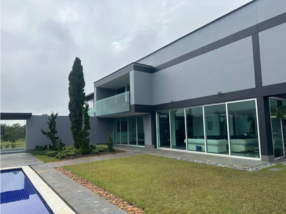 Casa para Arriendo amoblado en el Retiro con Piscina