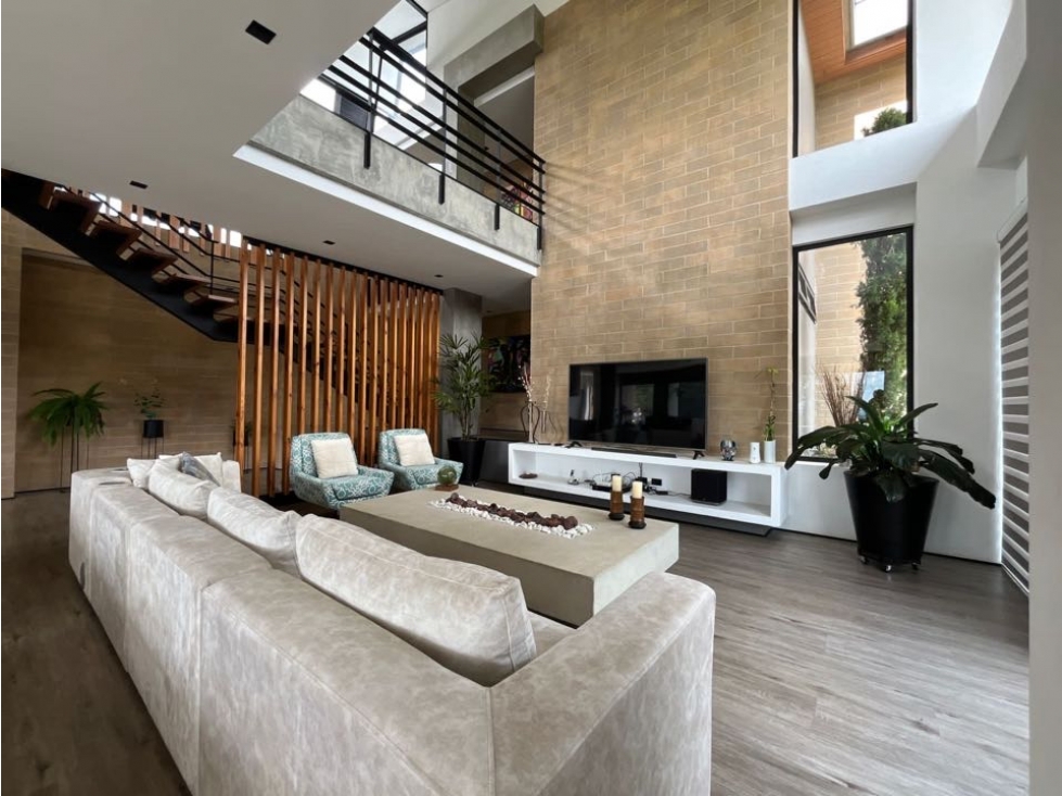 Casa en Arriendo Amoblado en Alto de Las Palmas
