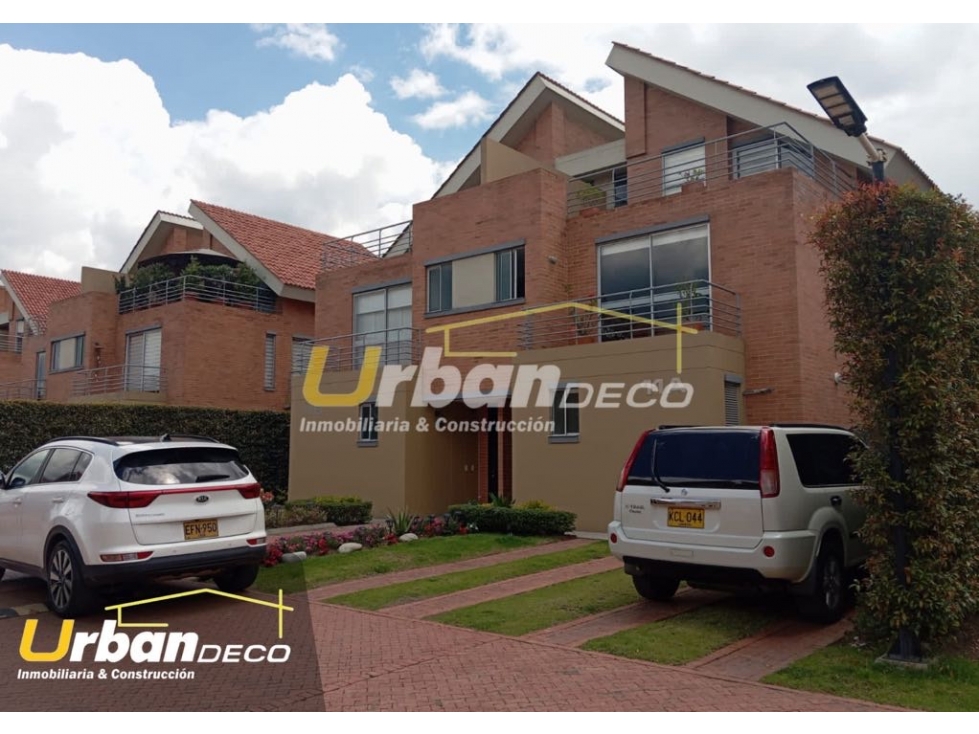 HERMOSA CASA PARA VENTA EN CAJICÁ, CONJUNTO FORTALEZA DE PIEDRA — foto 2