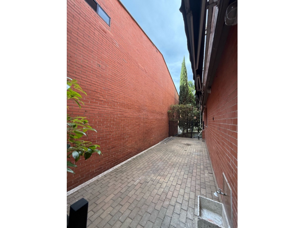 HERMOSA CASA PARA VENTA O RENTA EN ENVIGADO LOMA BENEDICTINOS — foto 5
