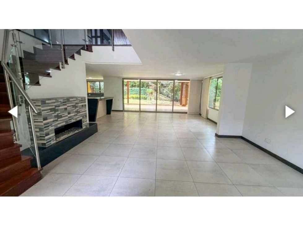 HERMOSA CASA REMODELADA EN ENVIGADO LOMA DE BENEDICTOS