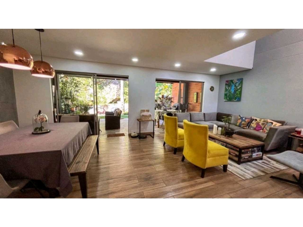 HERMOSA CASA REMODELADA EN LA SEBASTIANA/ENVIGADO — foto 2