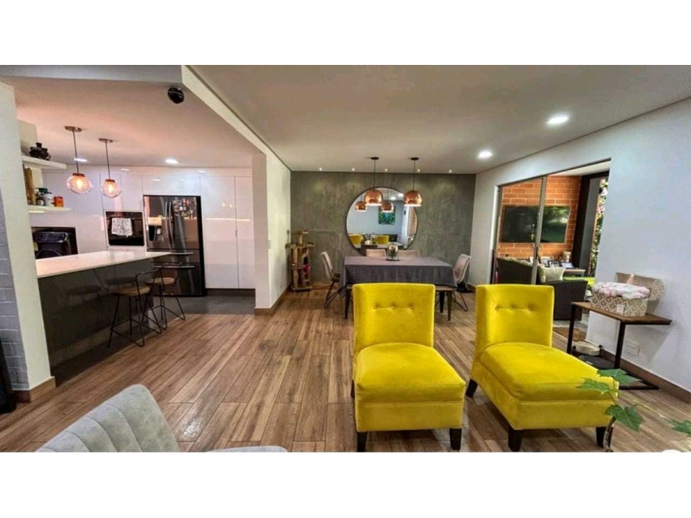 HERMOSA CASA REMODELADA EN LA SEBASTIANA/ENVIGADO — foto 3