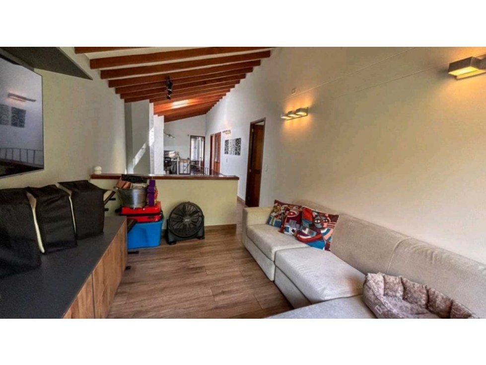 HERMOSA CASA REMODELADA EN LA SEBASTIANA/ENVIGADO — foto 4