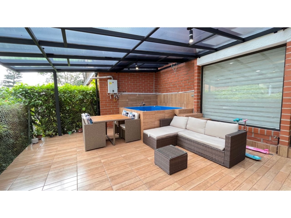 Hermosa Casa Sector El Tesoro - Poblado — foto 2