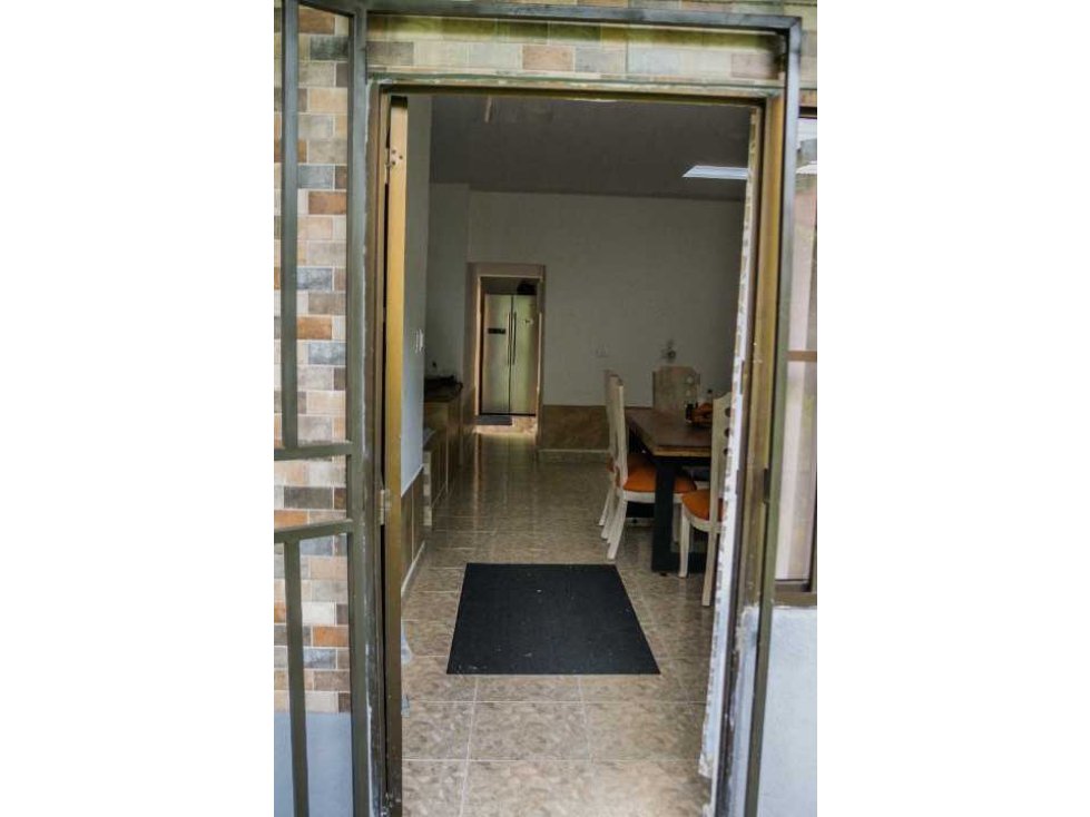 HERMOSA CASA UBICADA EN EL OCCIDENTE DE LA CIUDAD 1956 — foto 6